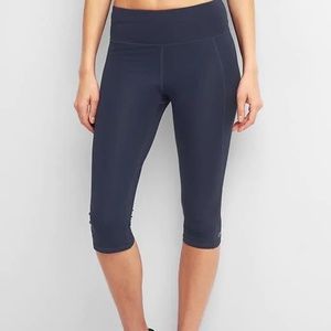 GAP Sculpt Compression Crop Leggings